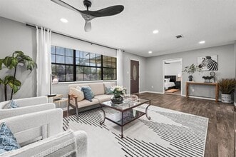 7280 Click Dr in Beaumont, TX - Building Photo - Building Photo