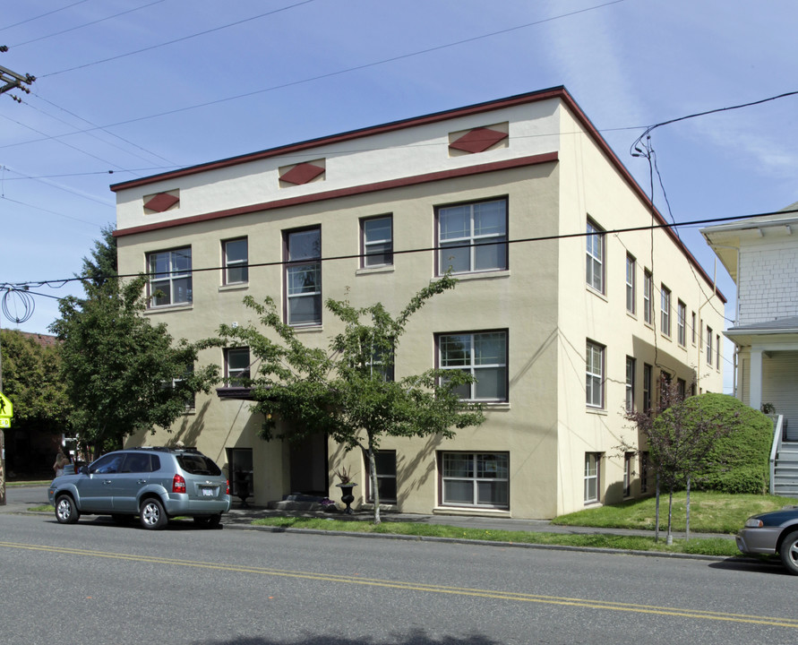 4305 SE Belmont St in Portland, OR - Building Photo