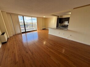 60 Longwood Ave in Brookline, MA - Building Photo - Building Photo