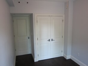 12 Grove, Unit 2 in Boston, MA - Foto de edificio - Building Photo