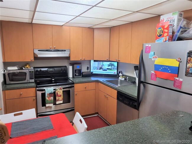1300 NE Miami Gardens Dr in Miami, FL - Building Photo - Building Photo