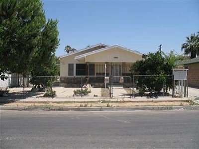 1880 Pacific St in Bakersfield, CA - Foto de edificio