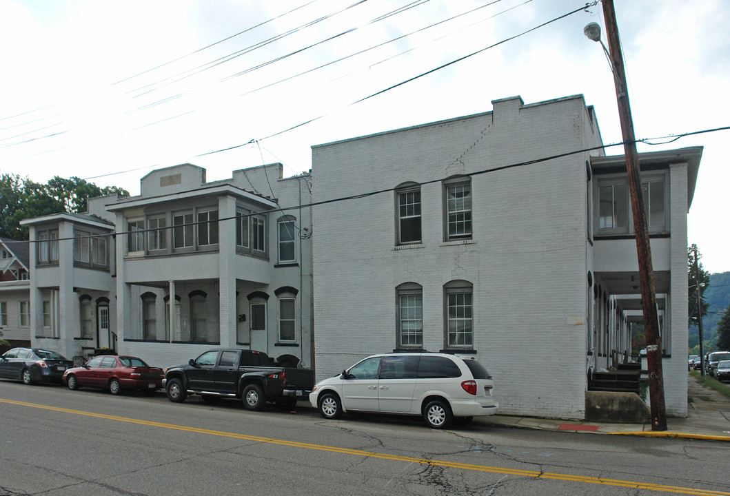 108 Michigan Ave in Charleston, WV - Building Photo