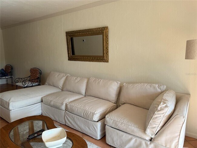 1650 Pine Tree Ln in Sarasota, FL - Building Photo - Building Photo