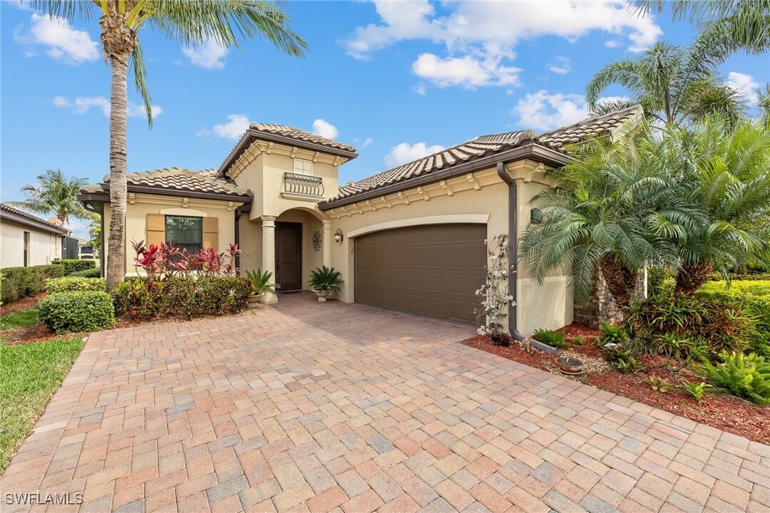 28529 Westmeath Ct in Bonita Springs, FL - Building Photo