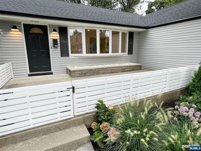 319 Mastin Pl in Ridgewood, NJ - Building Photo - Building Photo
