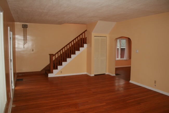1232 Montrose Ave in Morgantown, WV - Building Photo - Building Photo