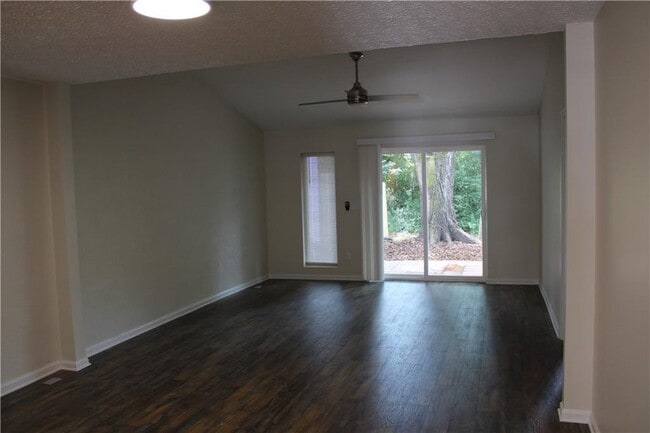 211 Goshen Ln in Woodstock, GA - Building Photo - Building Photo