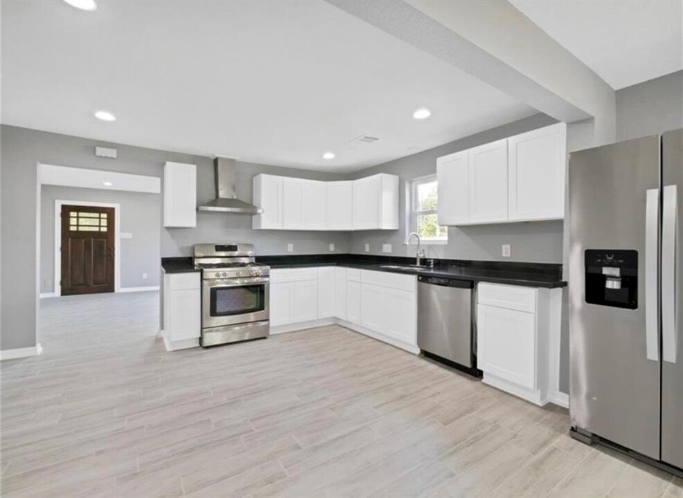 3811 Beggs St in Houston, TX - Building Photo
