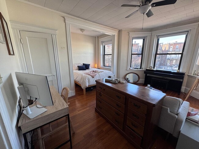 1125 Commonwealth Ave, Unit 15 in Boston, MA - Building Photo - Building Photo