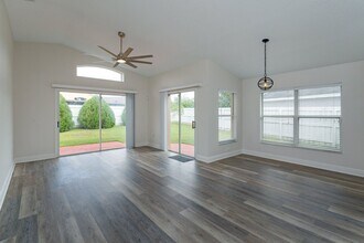 13115 Greenpointe Dr in Orlando, FL - Building Photo - Building Photo