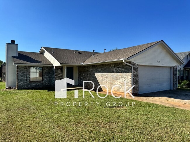 property at 8720 Oakridge Dr