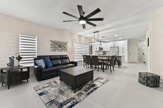6880 Brook Hollow Rd in Greenacres, FL - Foto de edificio - Building Photo