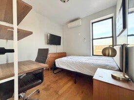 11-09 36th Ave in Queens, NY - Building Photo