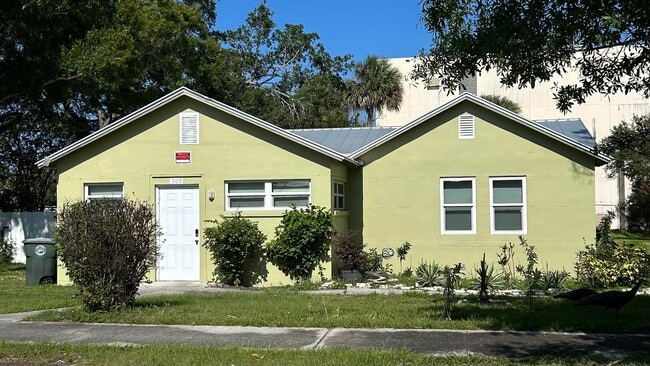 property at 308 S 8th St