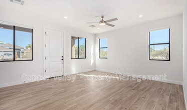 35852 N 10th St in Phoenix, AZ - Building Photo - Building Photo