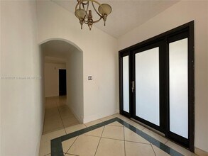631 SW 99th Pl in Miami, FL - Building Photo - Building Photo