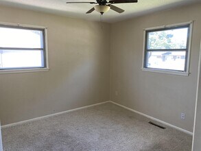 1010 18th St SW in Cedar Rapids, IA - Building Photo - Building Photo