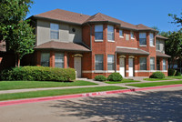 Frankford Townhomes in Dallas, TX - Foto de edificio - Building Photo