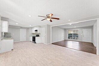 314 Empress Dr in Houston, TX - Building Photo - Building Photo