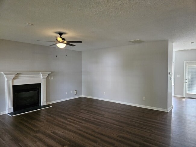 108 Danesway Dr in Holly Springs, NC - Building Photo - Building Photo