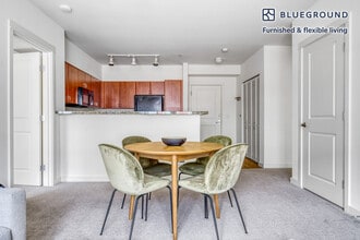 250 Bellevue Way NE in Bellevue, WA - Building Photo - Building Photo