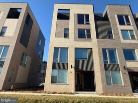 3119 Pierview Ln in Philadelphia, PA - Building Photo