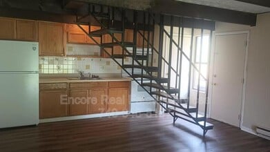 1241 Nadine Dr in Heath, OH - Building Photo - Building Photo