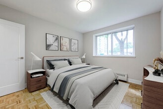 Lakewood Apartments II in Mississauga, ON - Building Photo - Building Photo