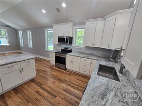 14 E Back St in Savannah, GA - Building Photo - Building Photo