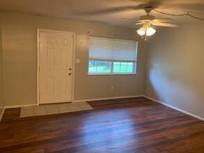 1923 Karen Ln in Tallahassee, FL - Building Photo - Building Photo