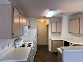 9703 Sugar Hill Dr in Austin, TX - Building Photo - Building Photo