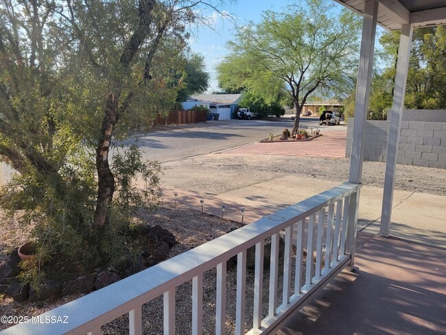 property at 5352 E Waverly St