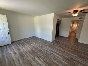 10748 Tropic Dr in St. Ann, MO - Building Photo - Building Photo