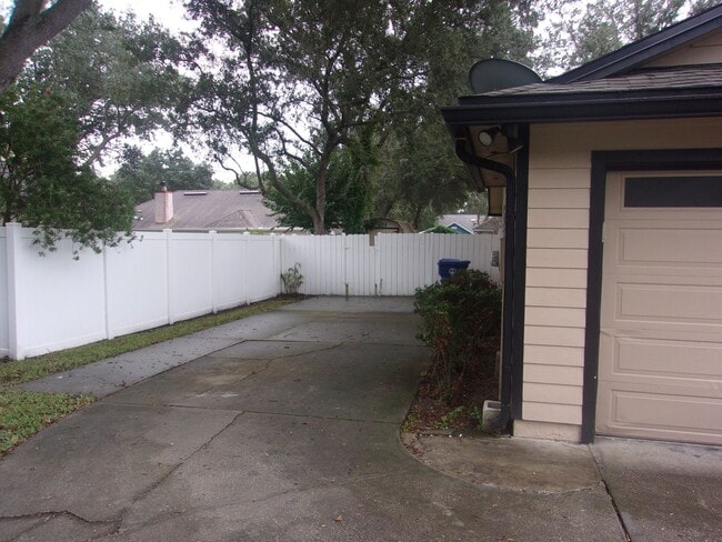 2102 Inverness Rd in Fernandina Beach, FL - Building Photo - Building Photo