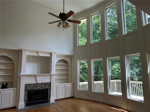 10995 Abbotts Station Dr in Duluth, GA - Building Photo - Building Photo