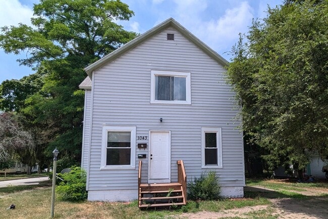 property at 1043 Chestnut St