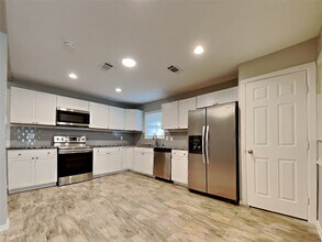 4315 Hirschfield Rd in Spring, TX - Building Photo - Building Photo