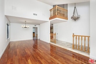 13031 Magnolia Blvd in Los Angeles, CA - Building Photo - Building Photo