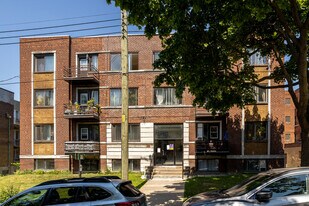 3975 Dupuis Av in Montréal, QC - Building Photo