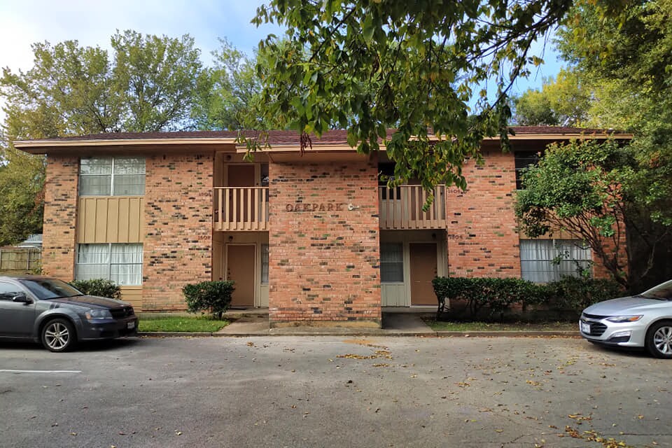1502 E Beverly Dr, Unit 1502 in Corsicana, TX - Building Photo