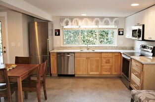 3712 29th Ave W, Unit 1