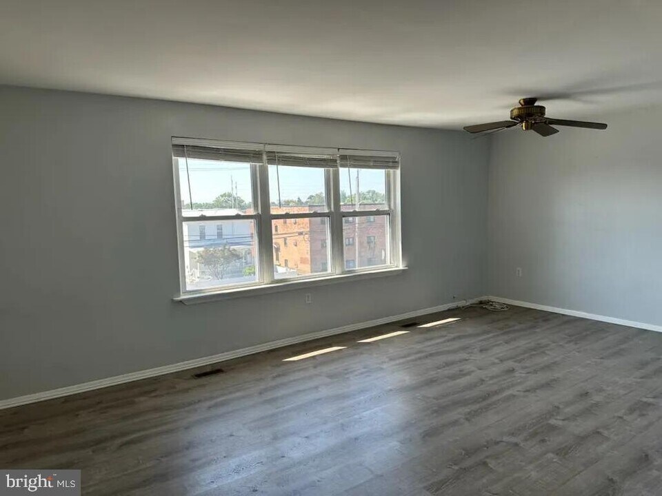 2135 Grant Ave in Philadelphia, PA - Building Photo