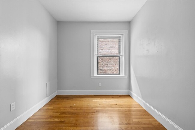 907 Boylston St, Unit 32 in Boston, MA - Foto de edificio - Building Photo