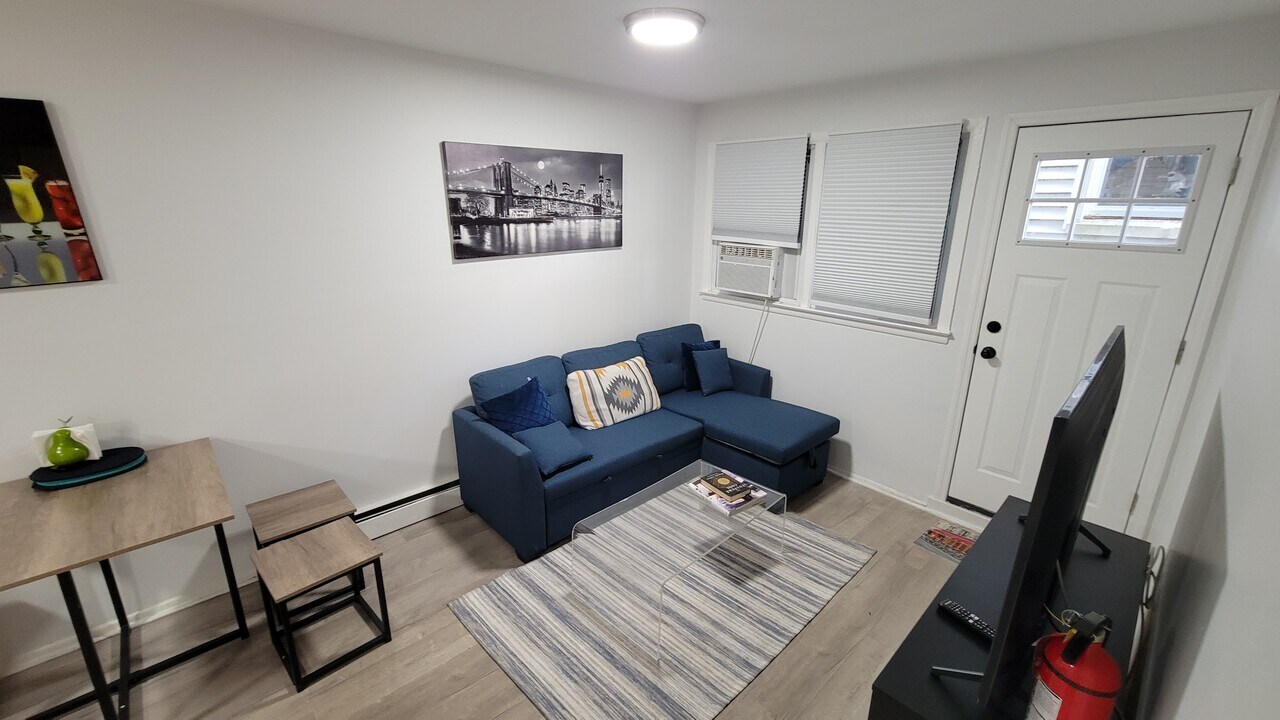 6105 Palisade Ave, Unit G in West New York, NJ - Building Photo