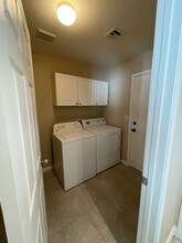 5227 Joshua Jose St in North Las Vegas, NV - Foto de edificio - Building Photo