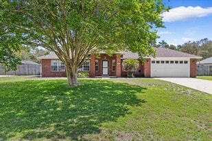 1922 Coral St in Navarre, FL - Building Photo