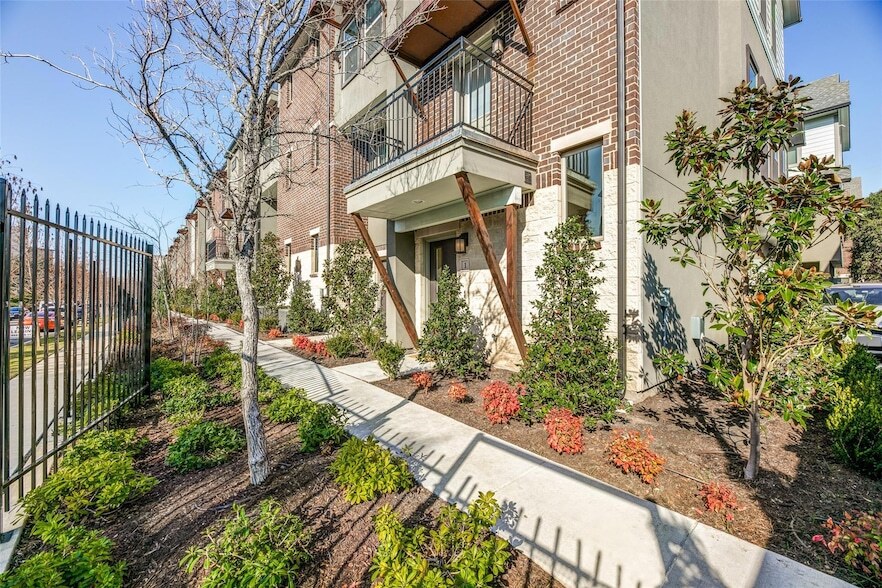 4316 Hartford St, Unit 133 in Dallas, TX - Building Photo