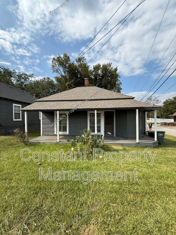property at 825 E Broadway St