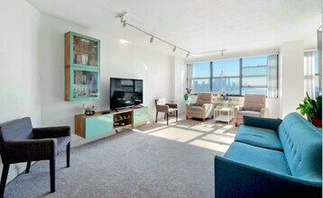 7000 Kennedy Blvd E, Unit 26E in Guttenberg, NJ - Foto de edificio - Building Photo